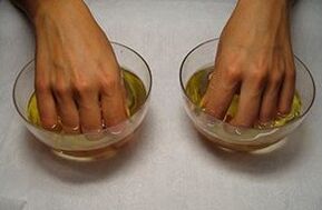 Bath for treating psoriasis